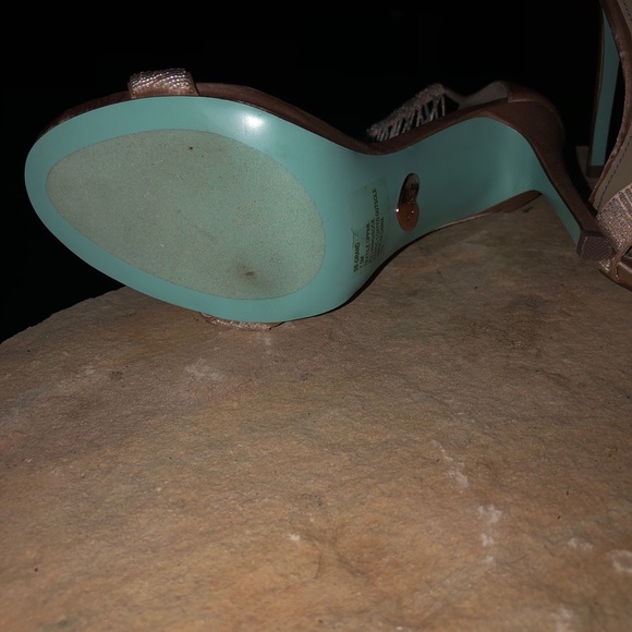 Stunning  Betsey Johnson heels - Picture 4 of 6